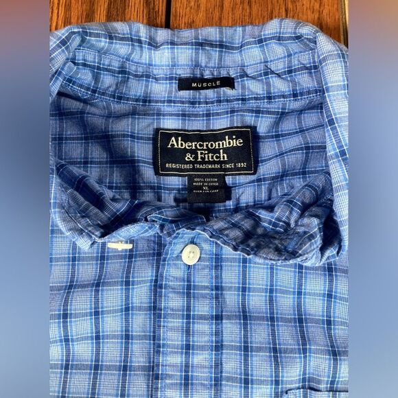 Men’s Abercrombie & Fitch Muscle Button Up Shirt Size XL, Blue on Blue Check - Picture 2 of 5